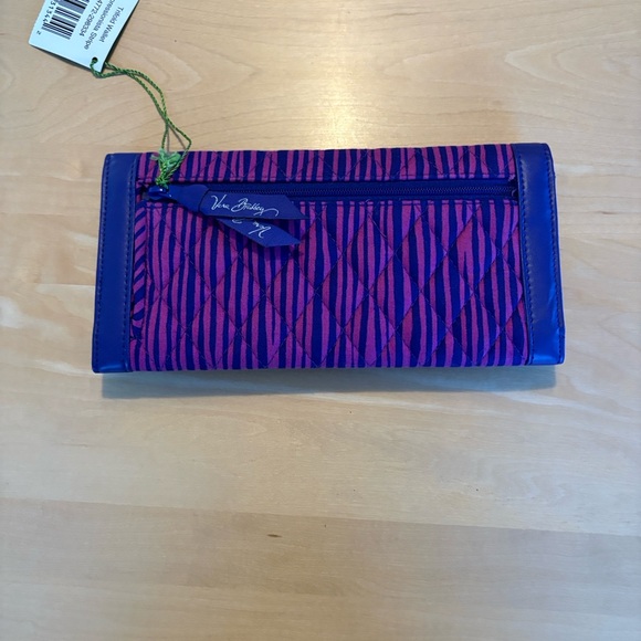 Vera Bradley Trifold Wallet Impressionista
stripe - Picture 2 of 10